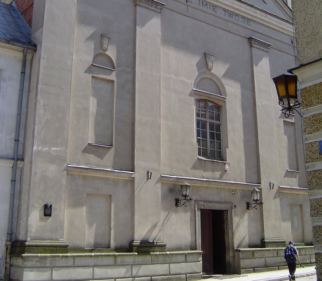 Kościół świętego Ducha. Widok od strony Bramy Opatowskiej i ulicy Opatowskiej.